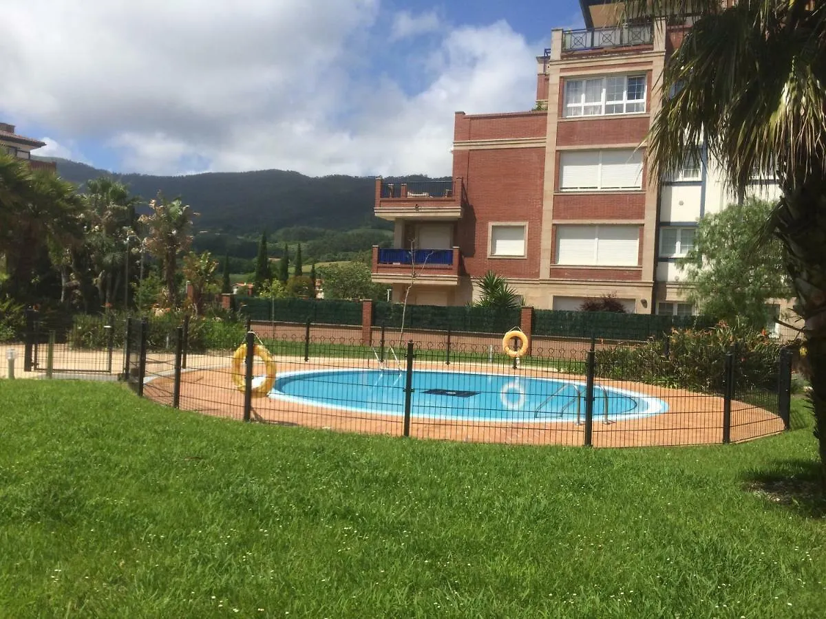 Apartamento Con Terraza Y Jardin En Бакио Испания