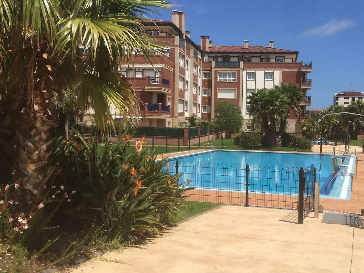 Апартаменты Apartamento Con Terraza Y Jardin En Бакио Испания